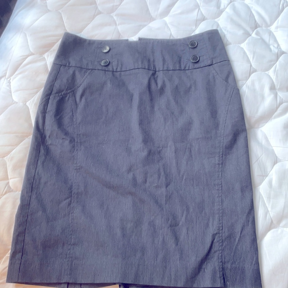 Le chateau 9/10 navy blue dress skirt.